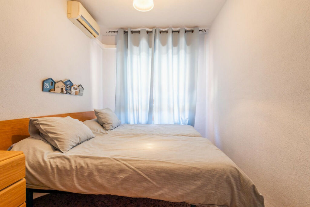 Middle Floor Apartment Torrevieja Alicante - image 14