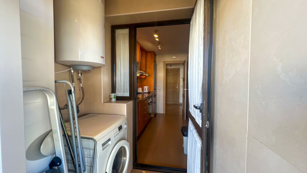Middle Floor Apartment La Duquesa Málaga - image 14