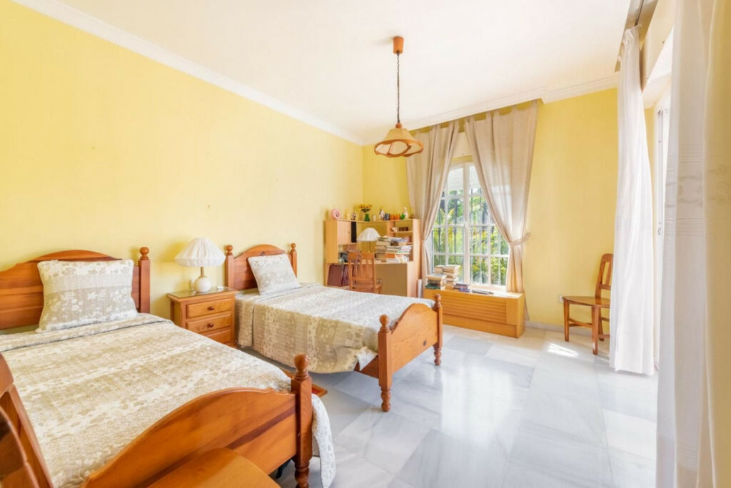 Detached Villa Marbella Málaga - image 14