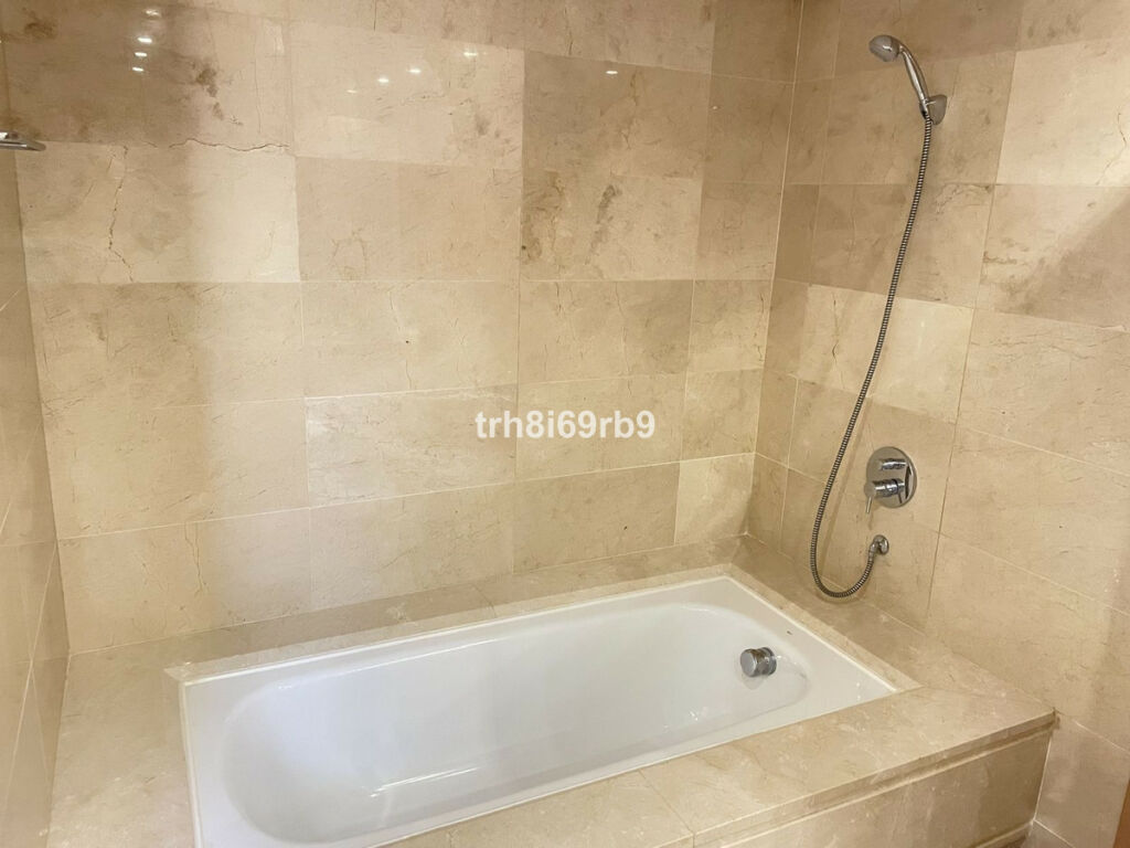 Middle Floor Apartment Bel Air Málaga - image 14
