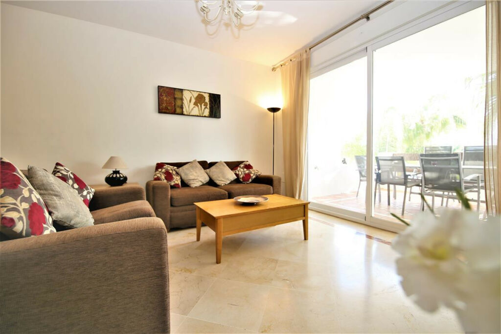 Middle Floor Apartment Estepona Málaga - image 14