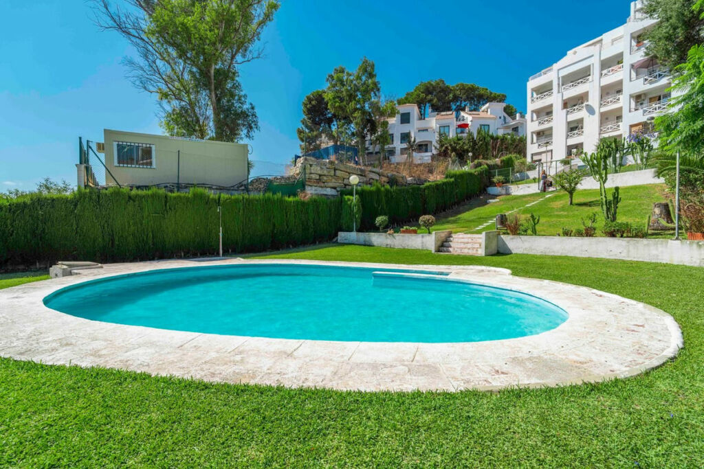 Middle Floor Apartment Fuengirola Málaga - image 14