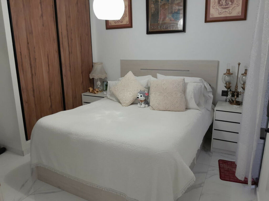 Middle Floor Apartment Torrevieja Alicante - image 14