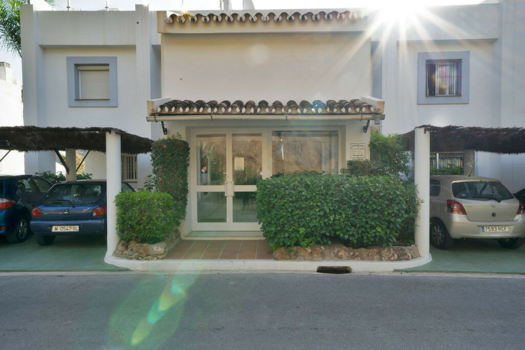 Ground Floor Apartment Benahavís Málaga - image 14
