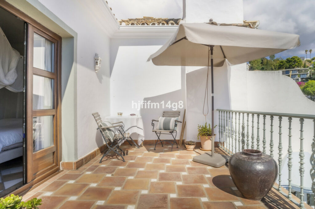 Townhouse La Heredia Málaga - image 14