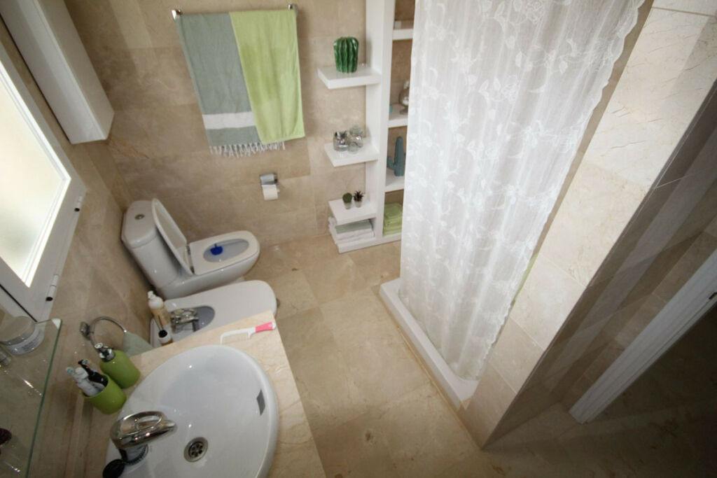 Middle Floor Apartment Riviera del Sol Málaga - image 14
