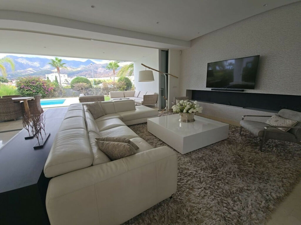 Detached Villa Río Real Málaga - image 13