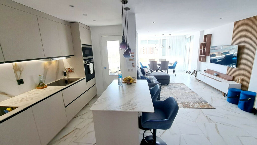 Top Floor Apartment Fuengirola Málaga - image 14