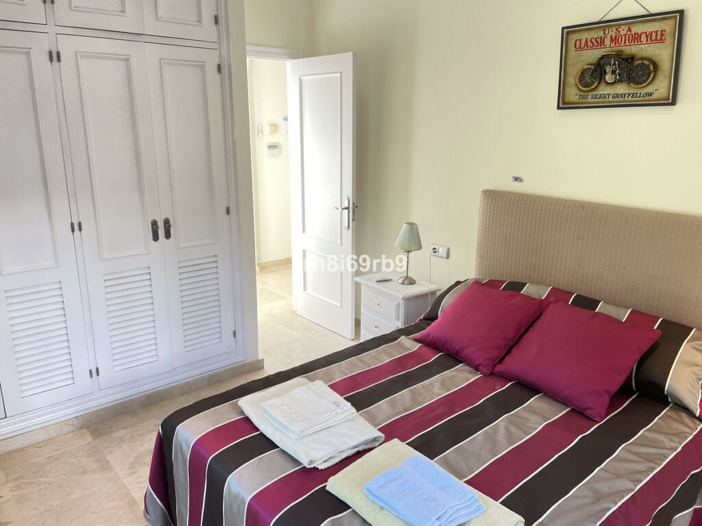 Detached Villa New Golden Mile Málaga - image 14