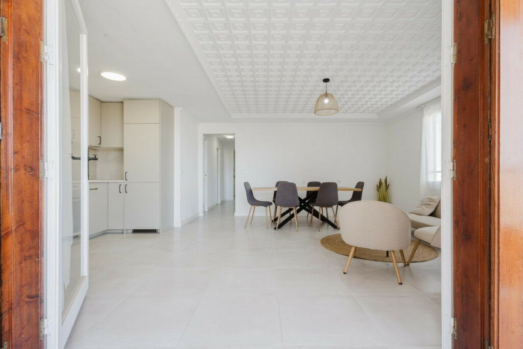 Middle Floor Apartment Torrevieja Alicante - image 14