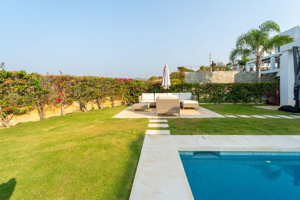 Semi-Detached House Cabopino Málaga - image 14