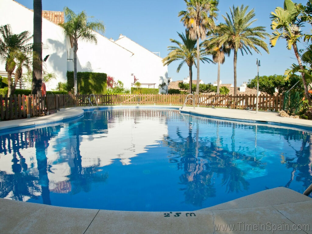Townhouse Estepona Málaga - image 14