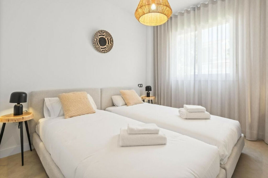Ground Floor Apartment El Paraiso Málaga - image 14