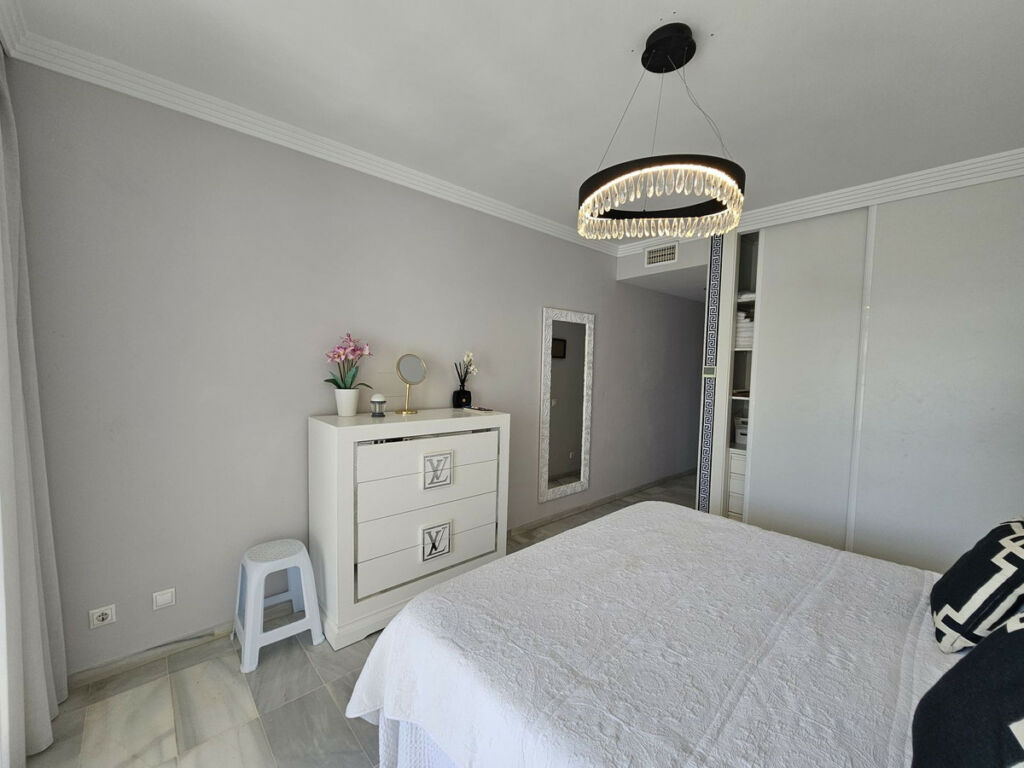 Penthouse Estepona Málaga - image 14