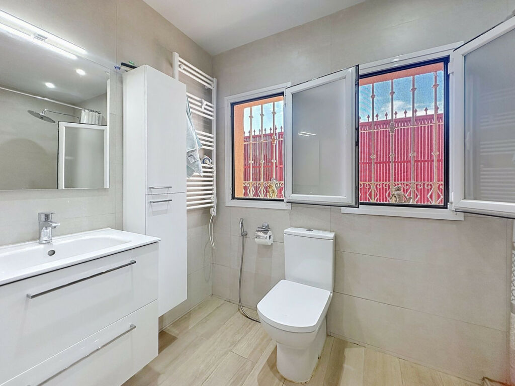Detached Villa Estepona Málaga - image 14