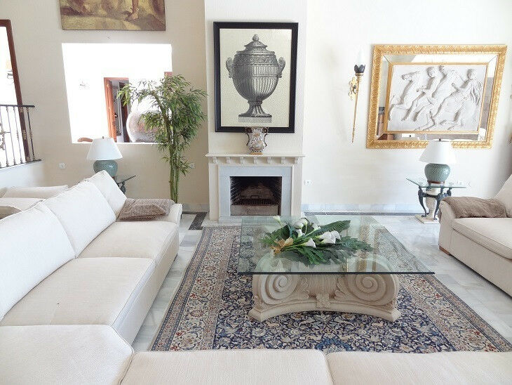 Detached Villa Estepona Málaga - image 14