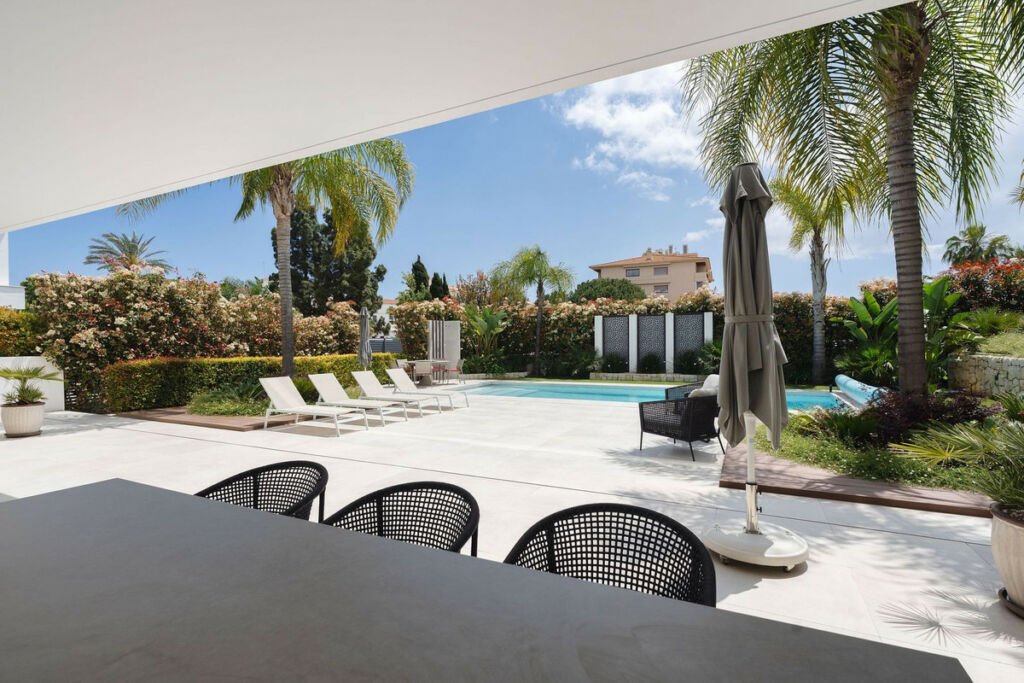 Detached Villa Nueva Andalucía Málaga - image 14
