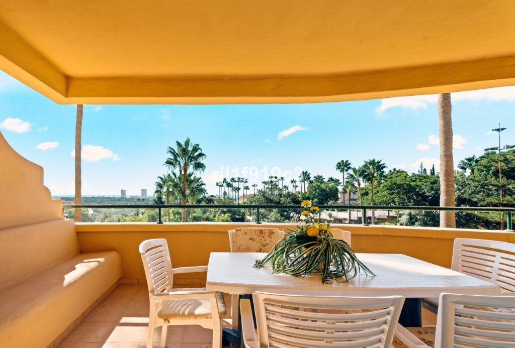 Middle Floor Apartment Elviria Málaga - image 14