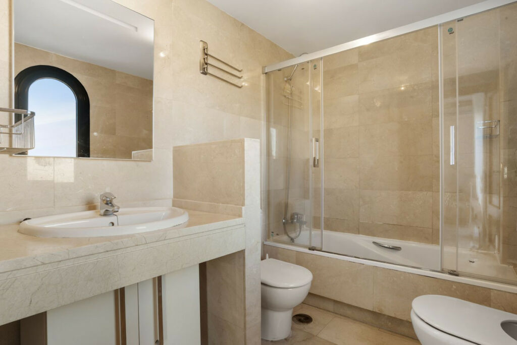 Middle Floor Apartment Bel Air Málaga - image 14