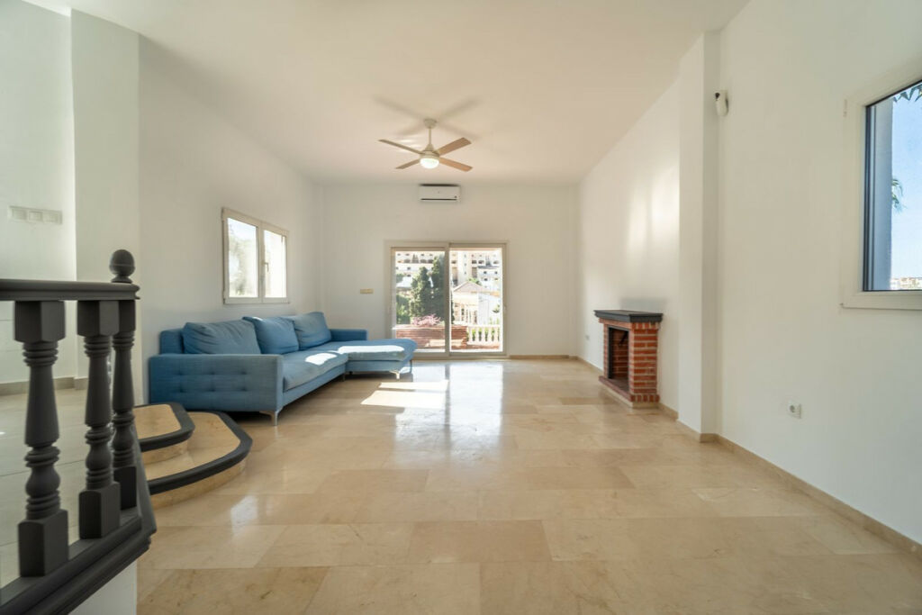 Detached Villa Riviera del Sol Málaga - image 14