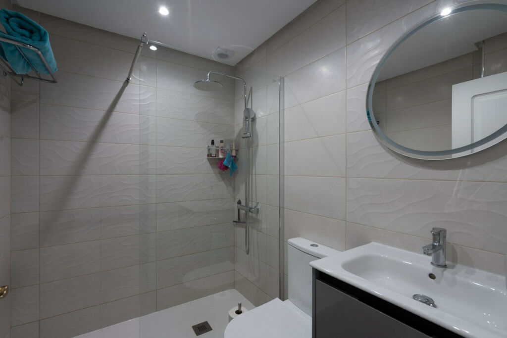 Middle Floor Apartment La Cala Málaga - image 14