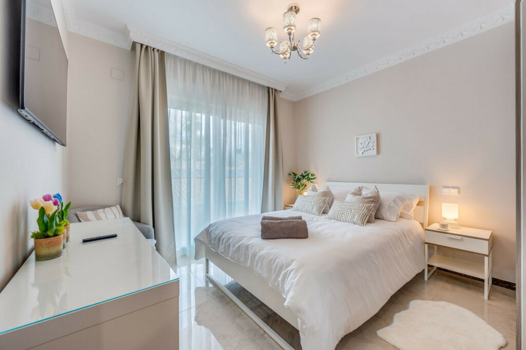 Detached Villa Marbesa Málaga - image 14
