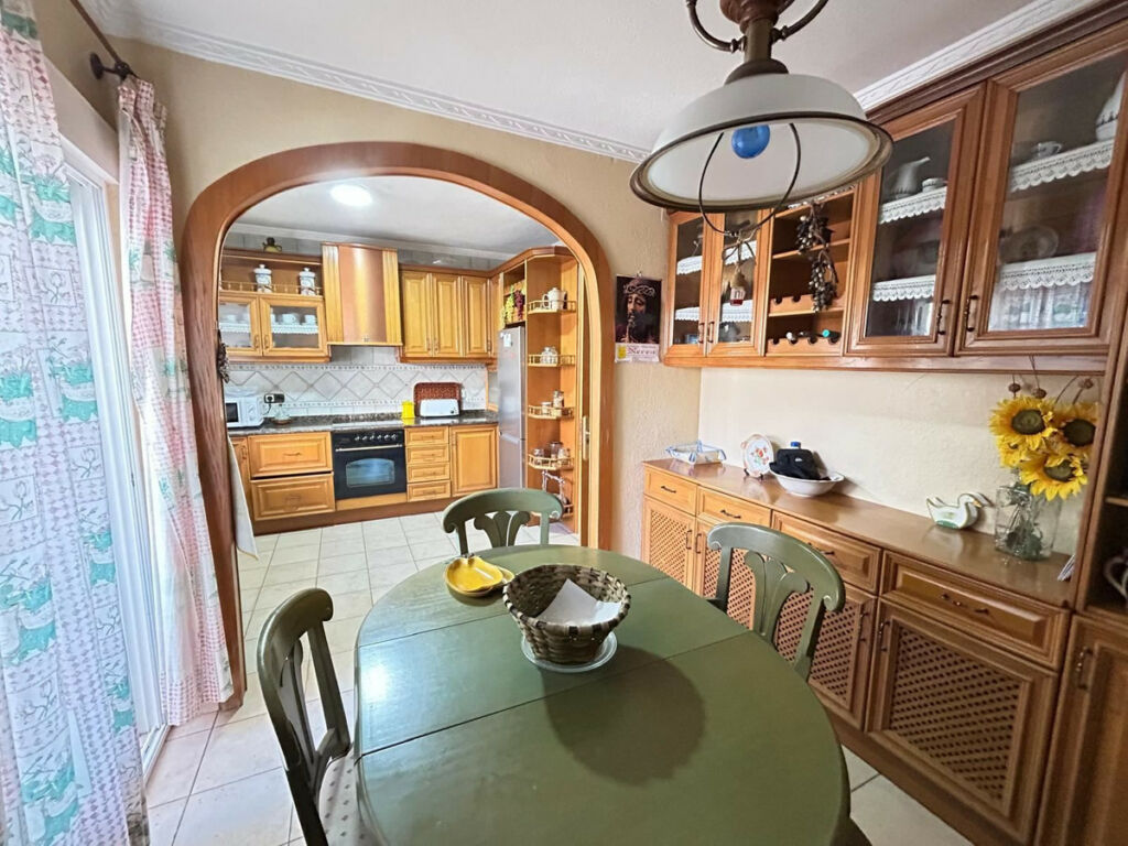Middle Floor Apartment Torrevieja Alicante - image 14