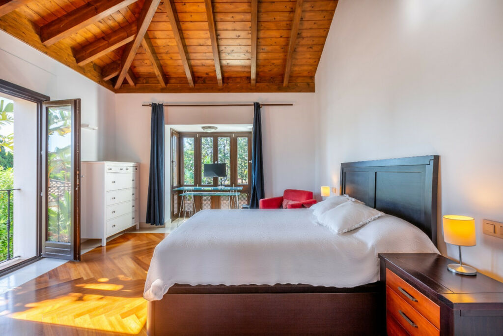Detached Villa Guadalmina Baja Málaga - image 14