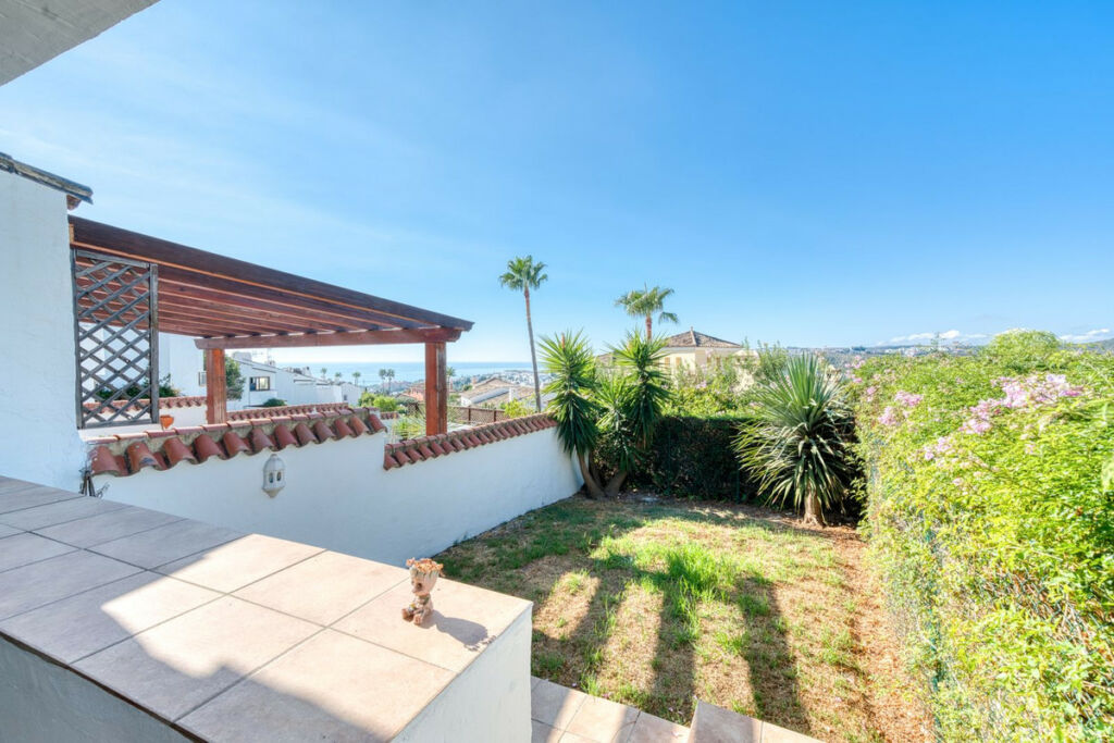Townhouse La Duquesa Málaga - image 14