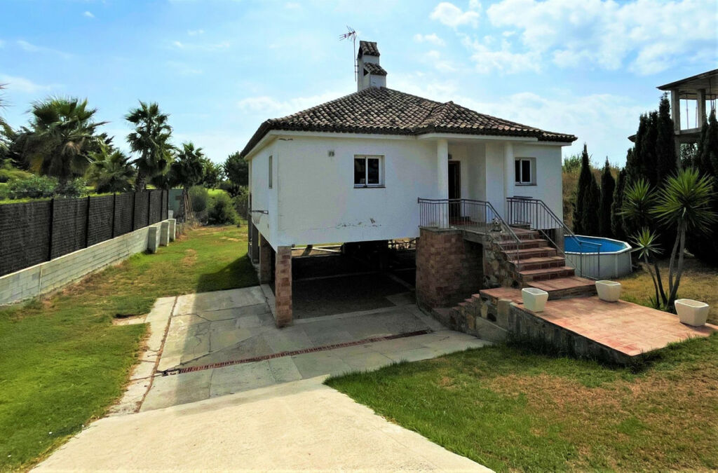 Detached Villa Estepona Málaga - image 14