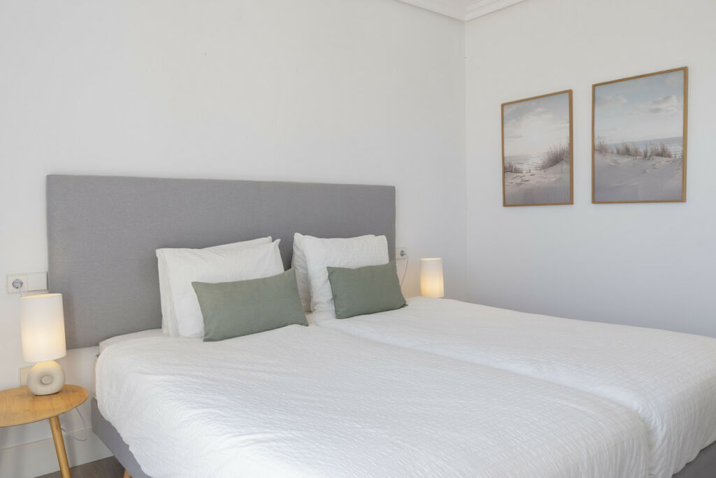 Middle Floor Apartment Estepona Málaga - image 14
