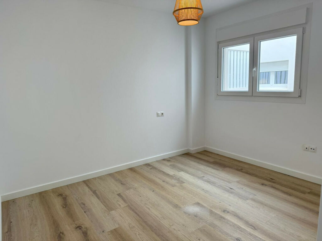 Middle Floor Apartment Nueva Andalucía Málaga - image 15