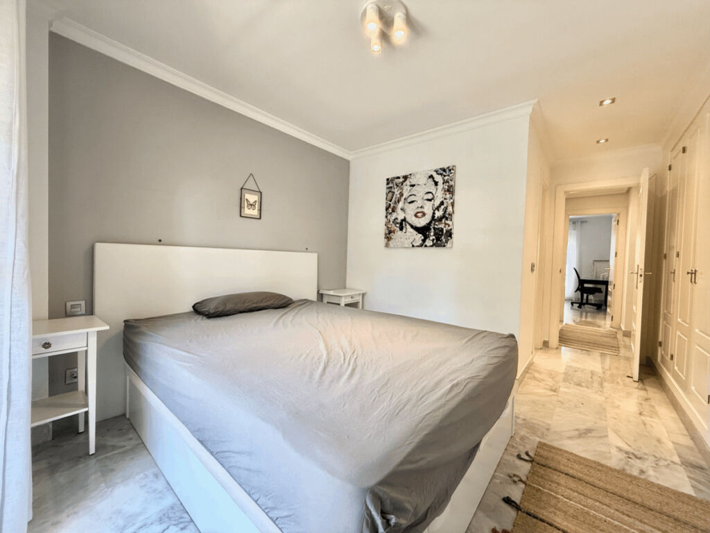 Middle Floor Apartment Nueva Andalucía Málaga - image 15
