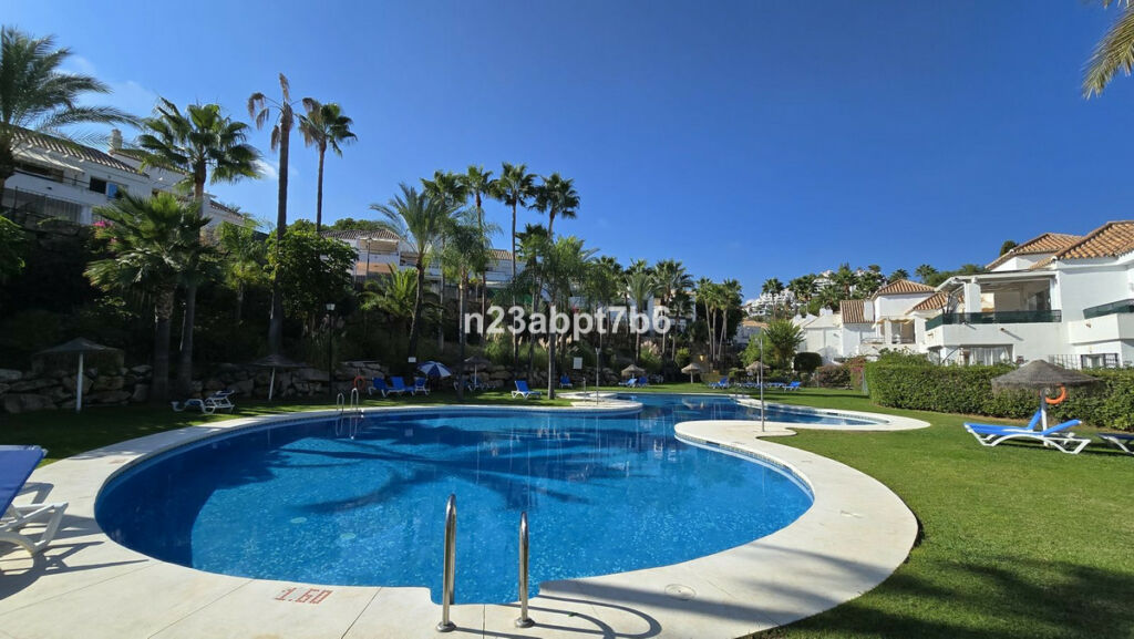 Ground Floor Apartment Nueva Andalucía Málaga - image 15