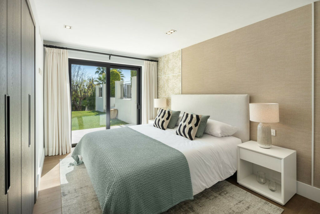 Detached Villa Nueva Andalucía Málaga - zdjęcie 15