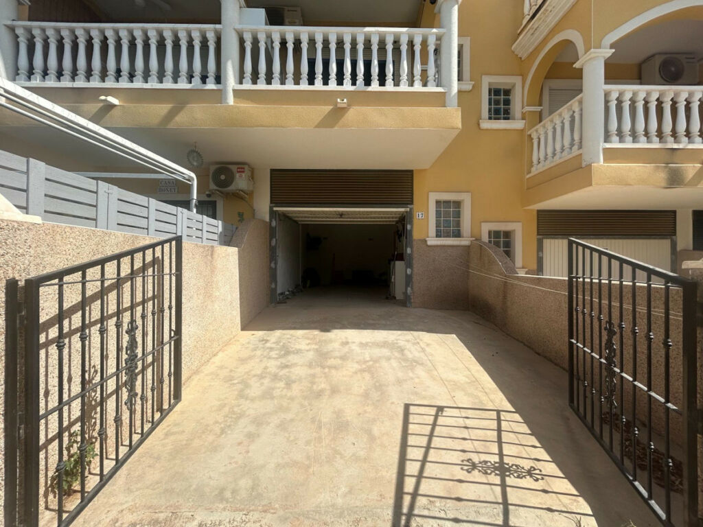Townhouse Montemar Alicante - image 15