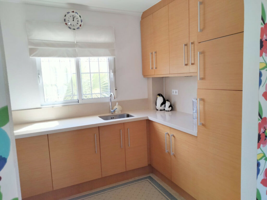 Detached Villa La Romana Alicante - image 15