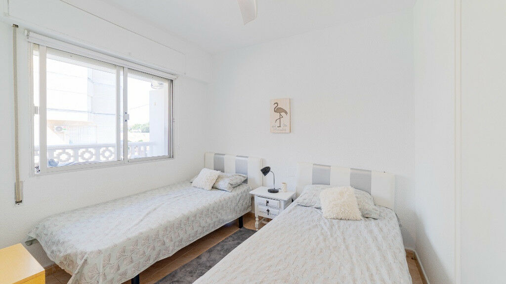Middle Floor Apartment Punta Prima Alicante - image 15