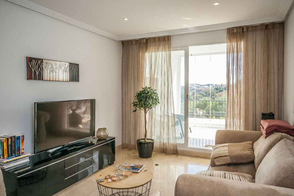 Middle Floor Apartment Elviria Málaga - image 15