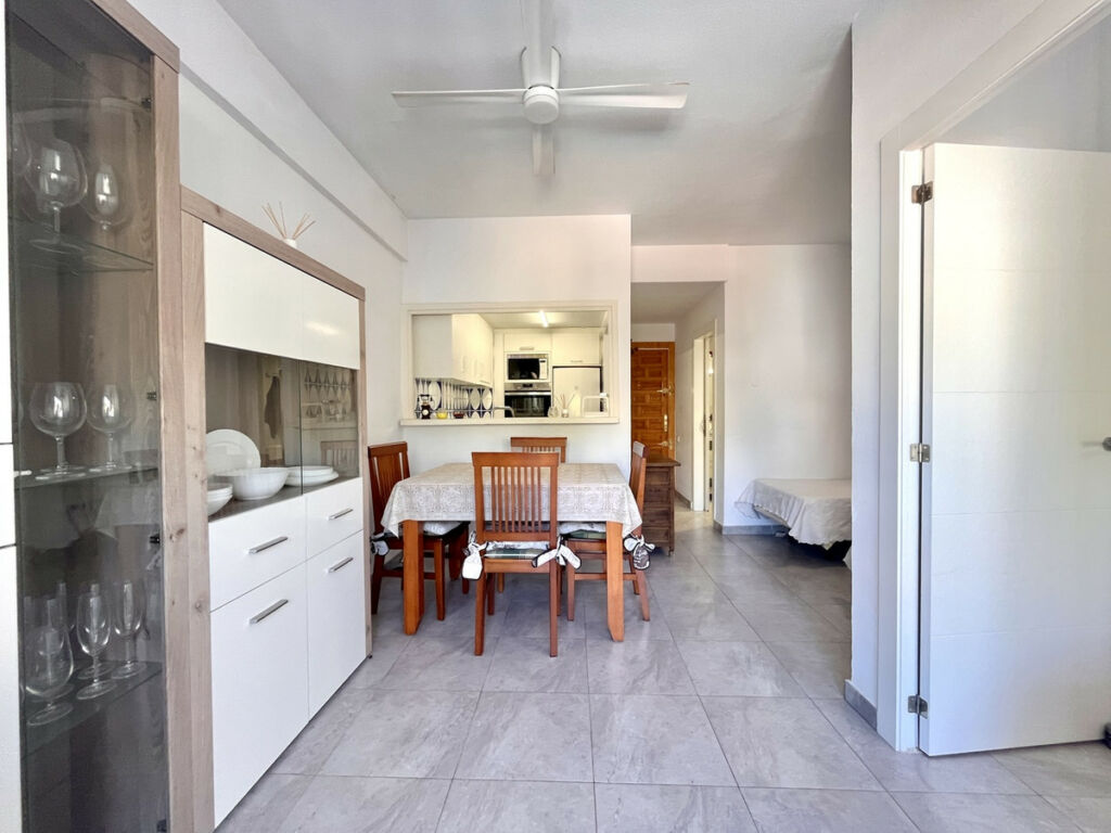 Middle Floor Apartment La Zenia Alicante - image 15