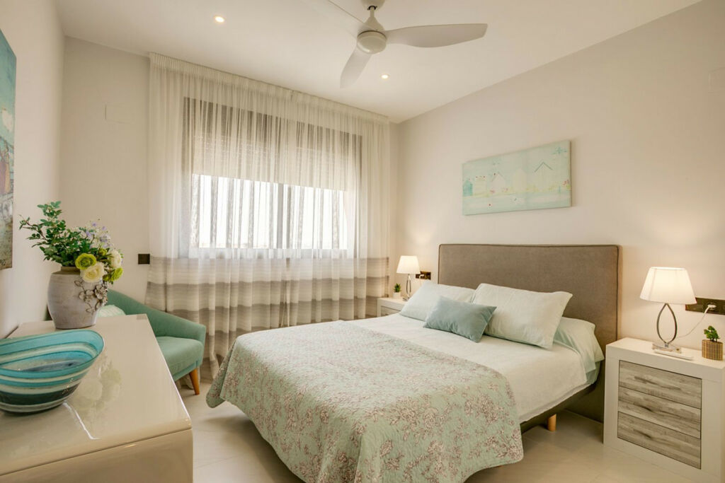 Middle Floor Apartment Estepona Málaga - image 15