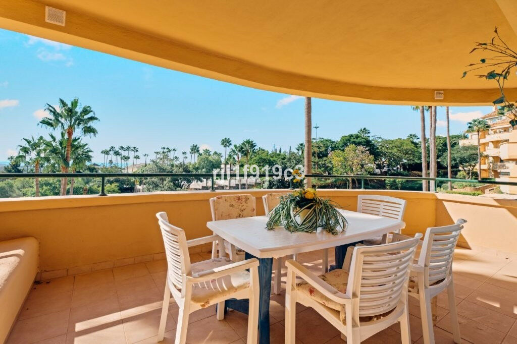 Middle Floor Apartment Elviria Málaga - image 15