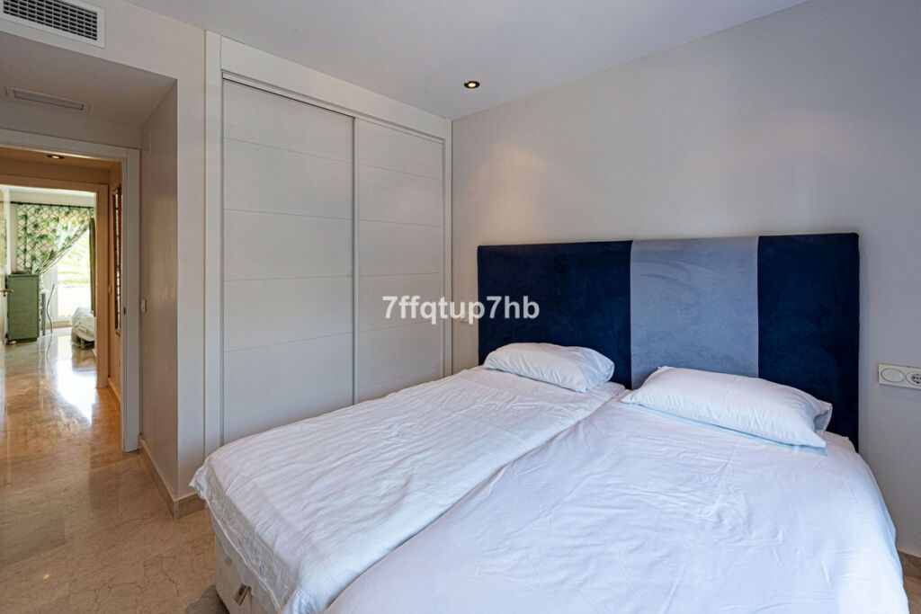 Middle Floor Apartment Estepona Málaga - image 15