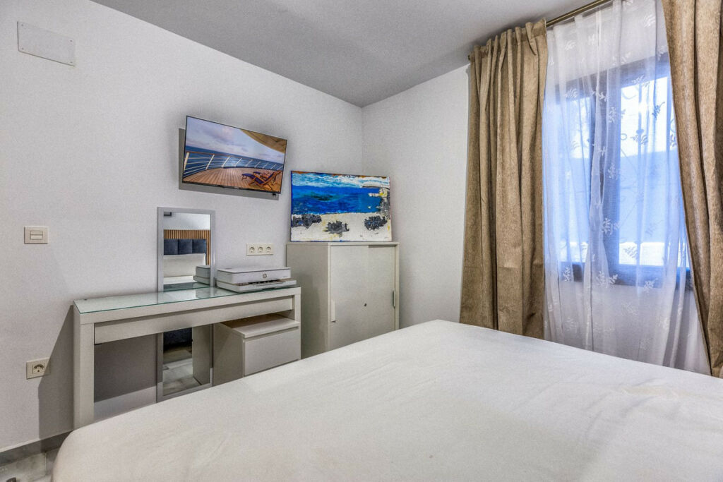 Middle Floor Apartment Puerto Banús Málaga - image 15