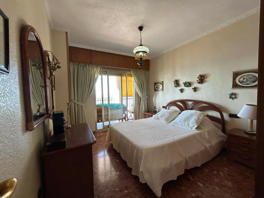 Middle Floor Apartment Torrevieja Alicante - image 15