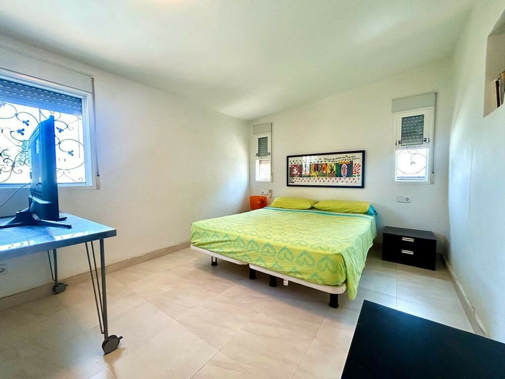 Detached Villa La Zenia Alicante - image 15