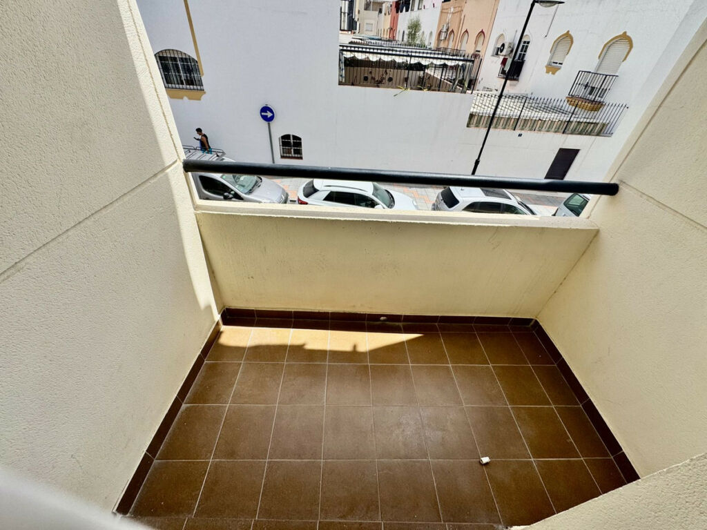 Middle Floor Apartment Las Lagunas Málaga - image 15