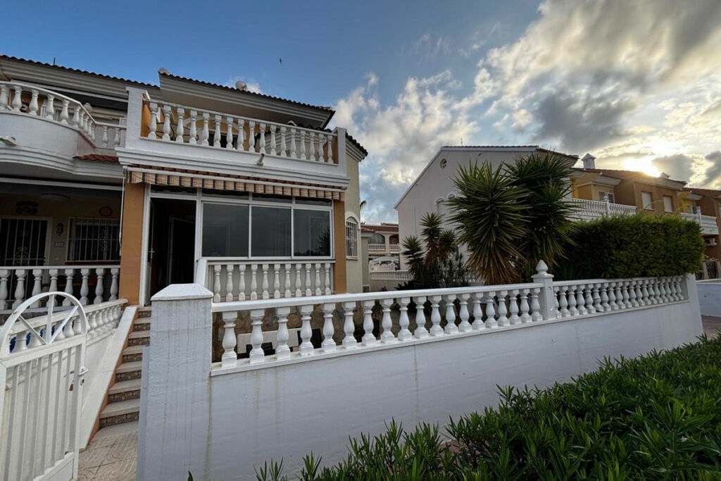 Semi-Detached House Dona Pepa Alicante - image 15