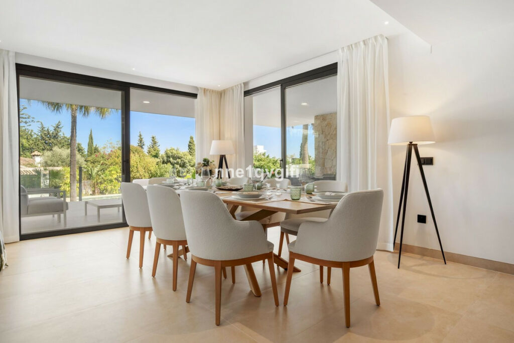 Detached Villa Guadalmina Alta Málaga - image 16