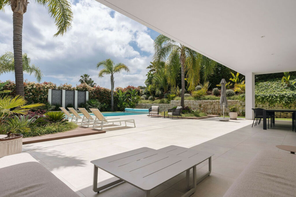 Detached Villa Nueva Andalucía Málaga - image 15